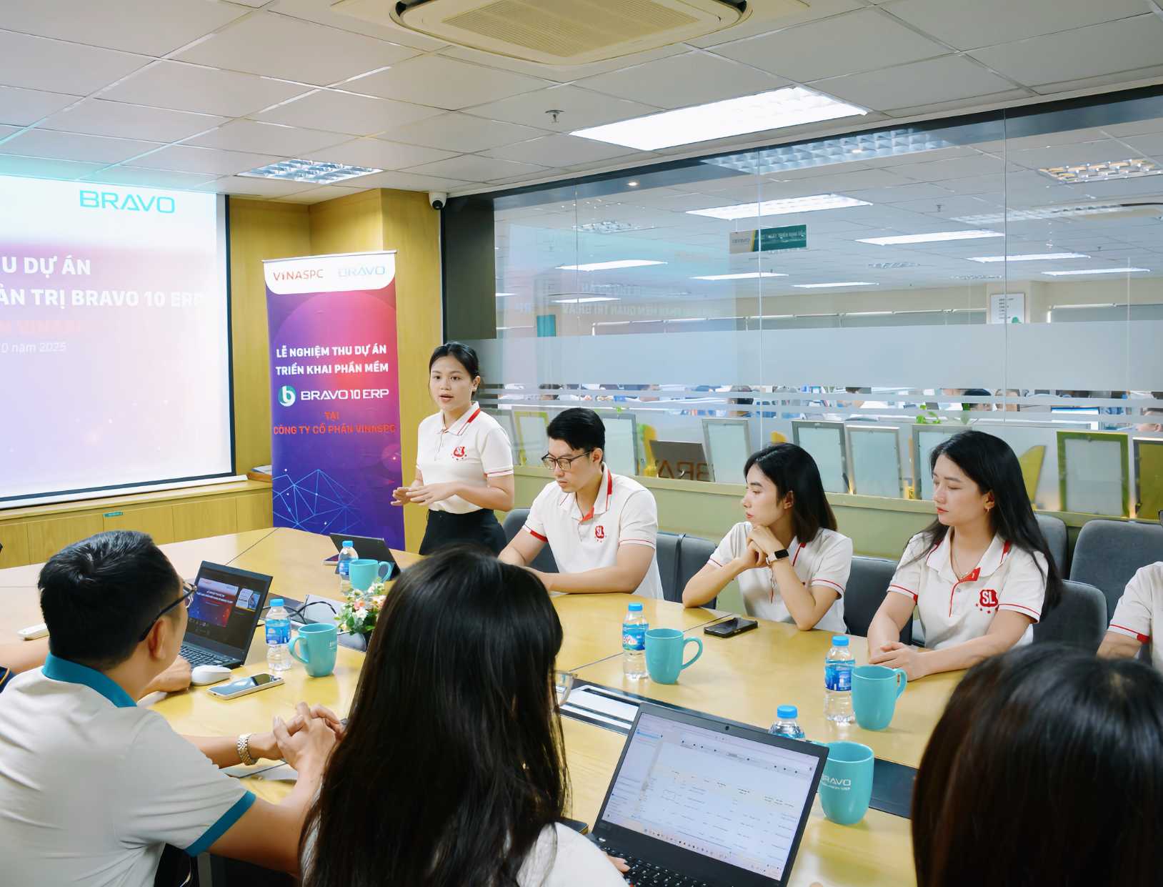 Bà Nguyễn Phương Linh – Giám đốc Dự án ERP của VINASPC phát biểu tại lễ nghiệm thu