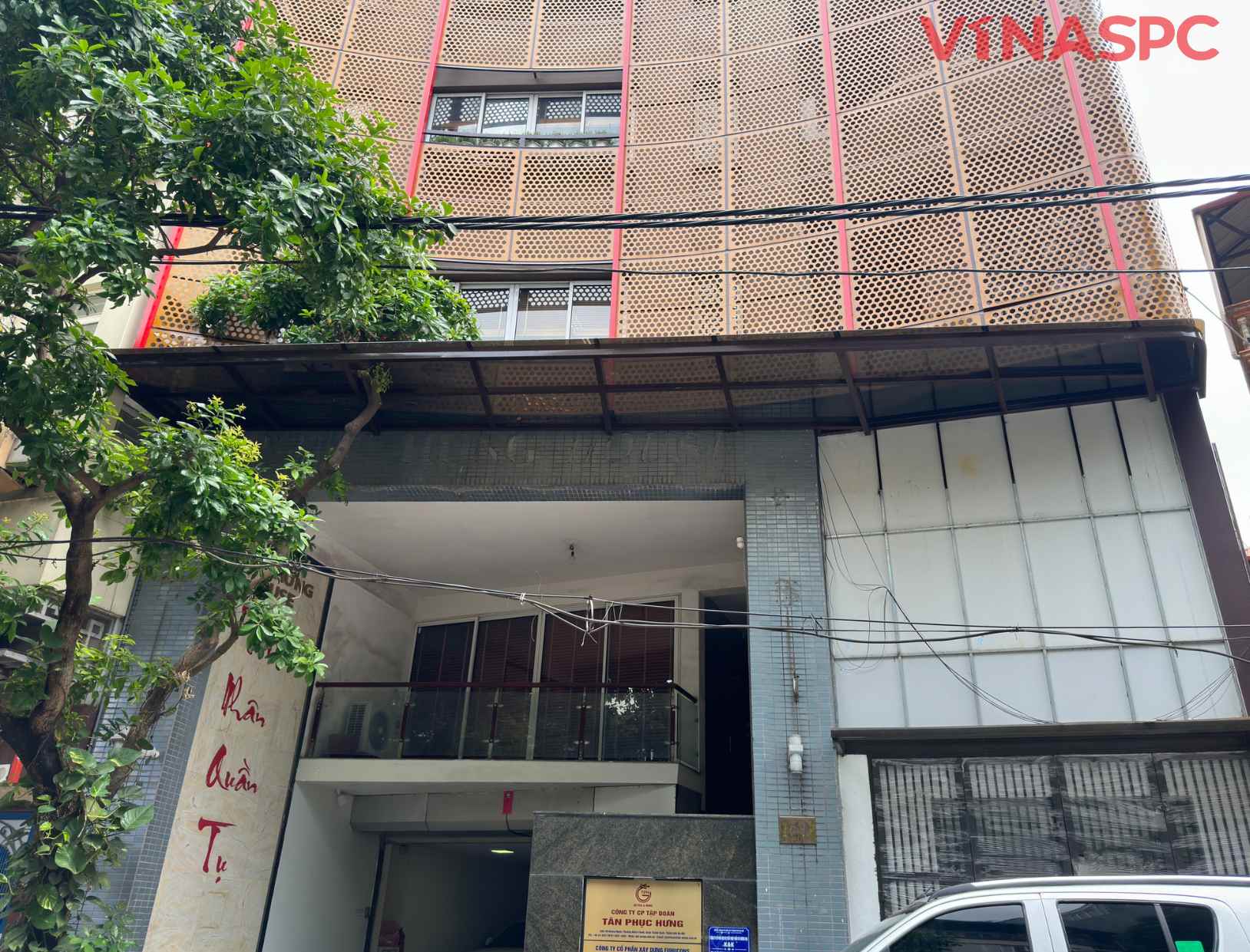 Mái Che 50m² Tại Phục Hưng House – Hoàng Ngân
