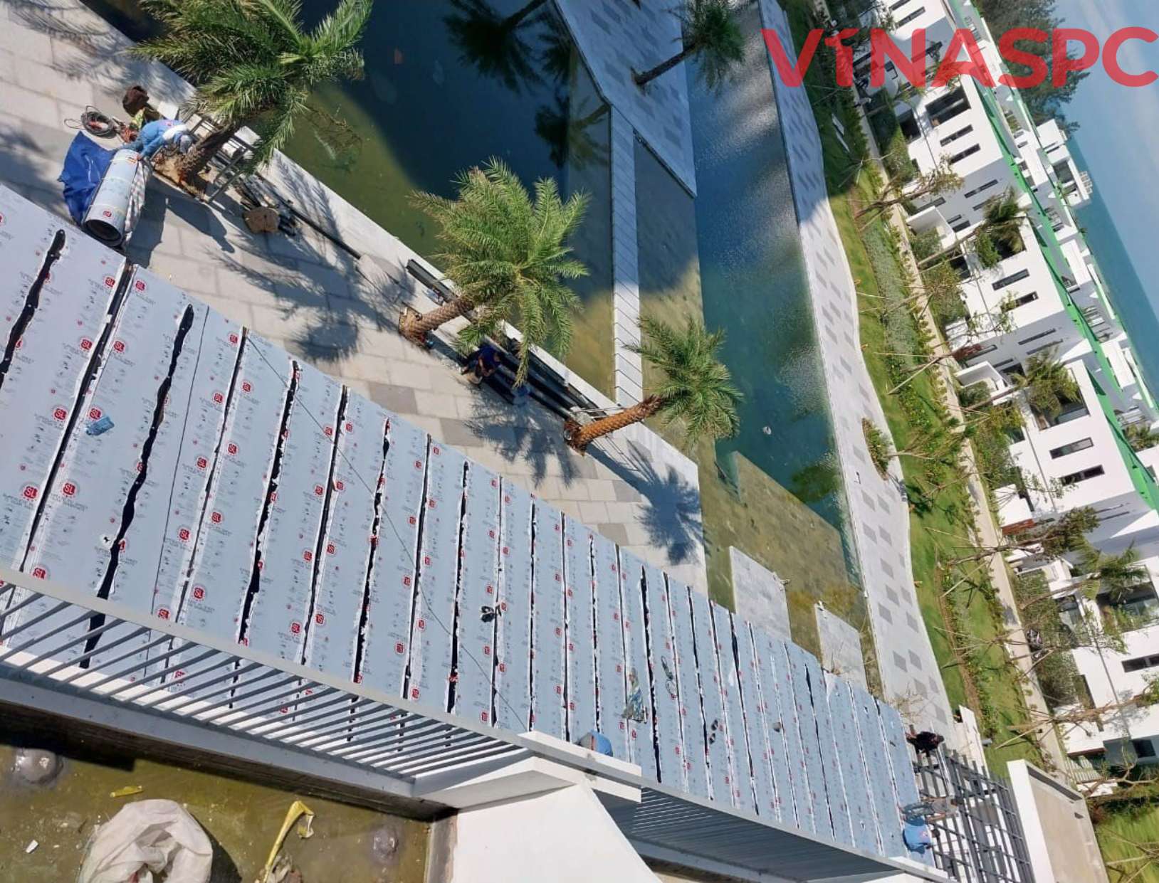 Thi công mái hiên Wyndham Hội An