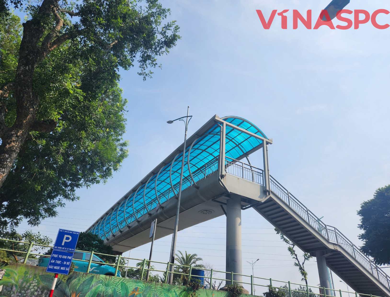 Tấm lợp lấy sáng có bị giòn sau thời gian sử dụng