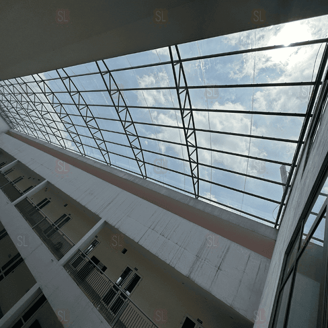 tấm polycarbonate trong suốt